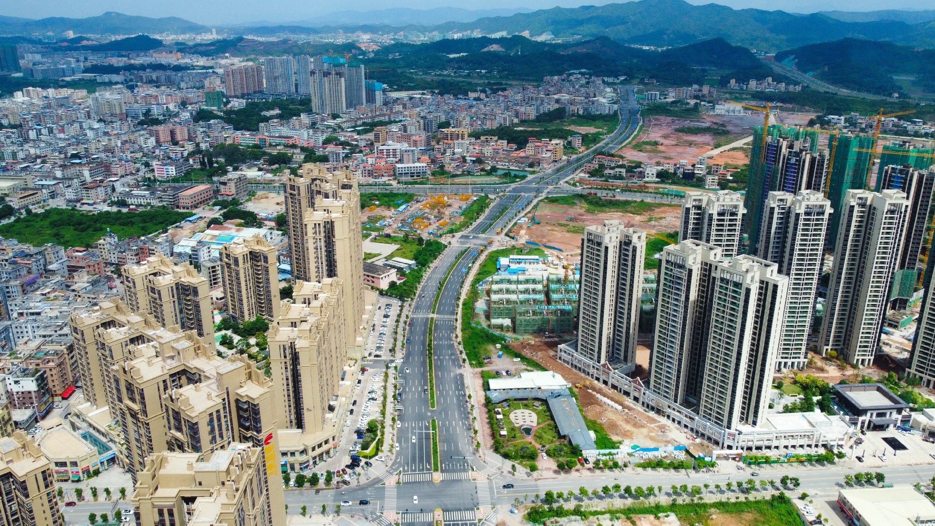  聯發大道（新華大道至蓮塘大道段）、蓮塘大道（聯發大道至銀湖路段）